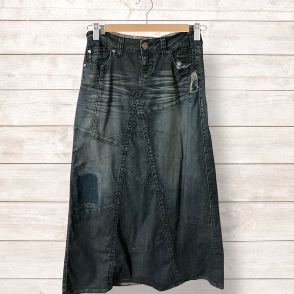 𝐘𝐍𝐐 𝐃𝐈𝐒𝐓𝐑𝐄𝐒𝐒𝐄𝐃 𝐃𝐄𝐍𝐈𝐌 𝐌𝐀𝐗𝐈 𝐒𝐊𝐈𝐑𝐓 - Picture 1 of 8